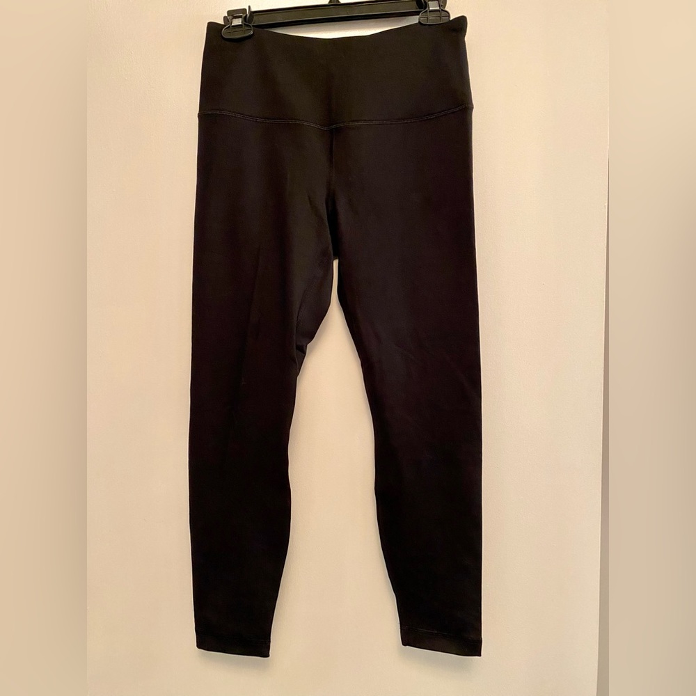 Yoga pants, black cropped